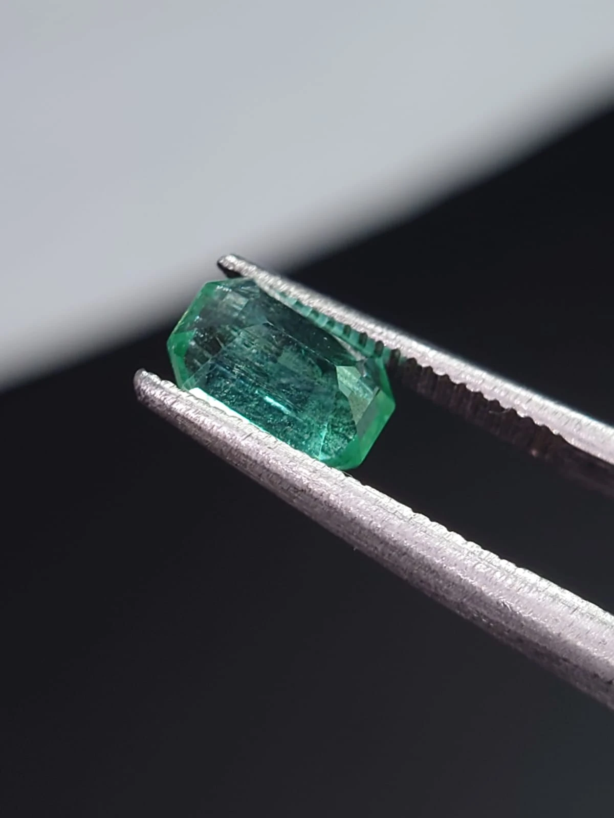 0.92ct Natural emerald from Panjshir Afghanistan — view 4